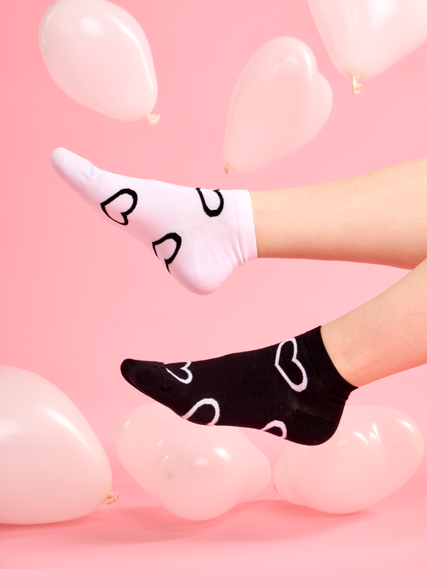 Ankle Socks Black & White Hearts