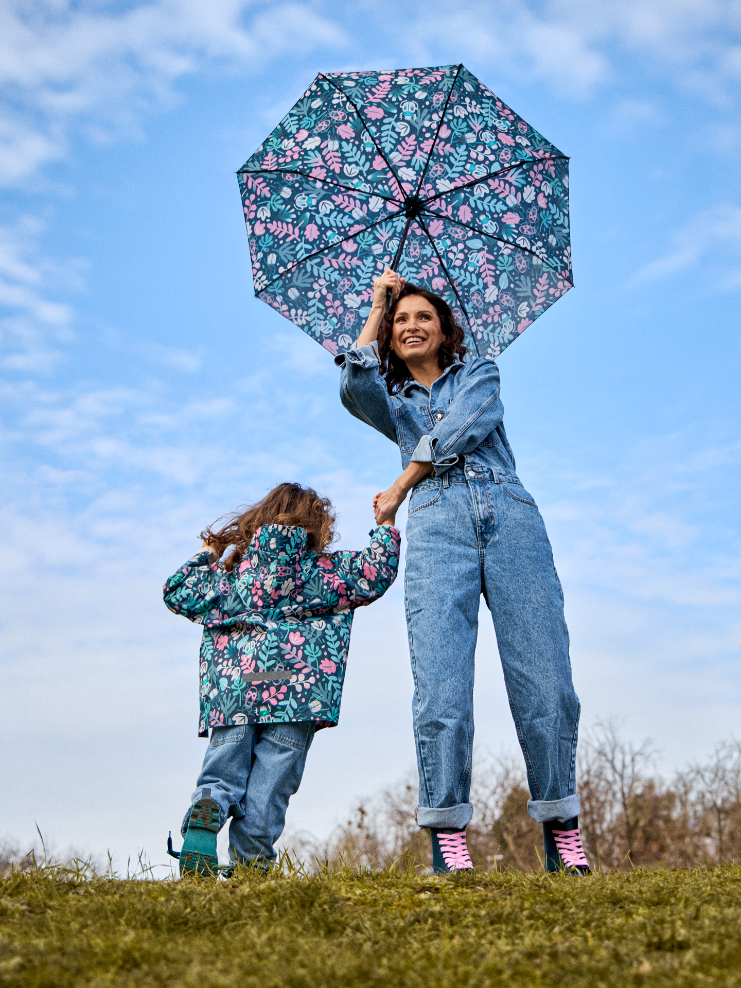 Umbrella Leaves & Bugs