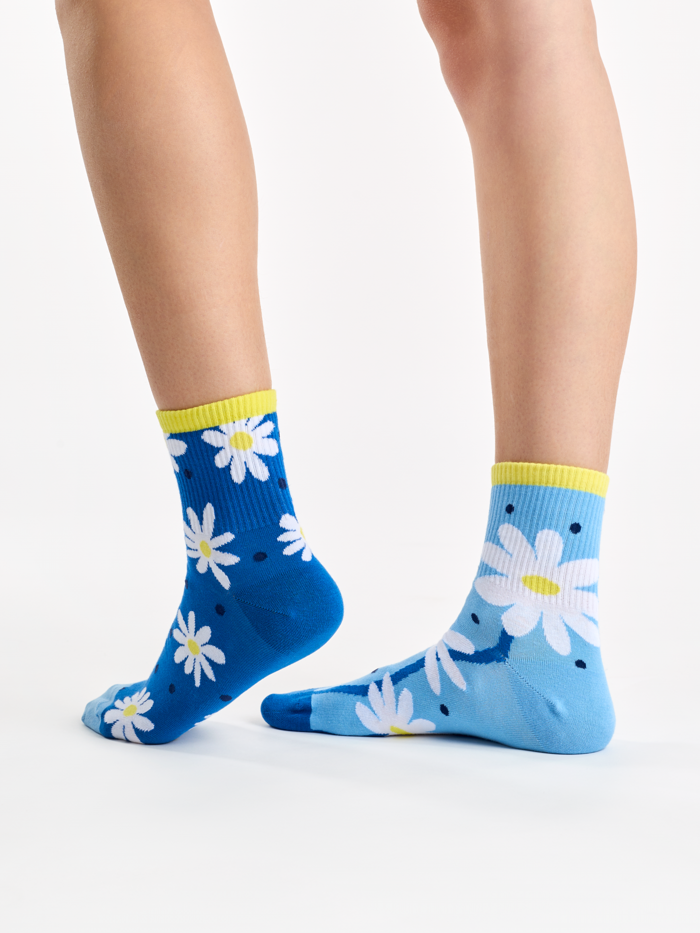 Crew Socks Daisies & Dots