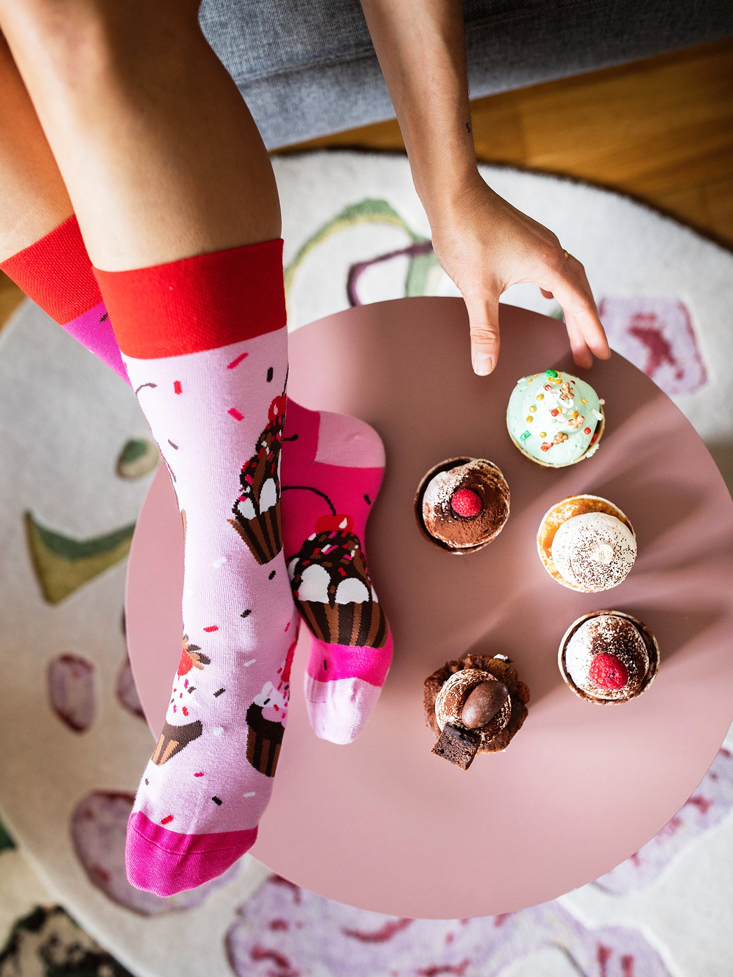 Regular Socks Pink Cupcakes