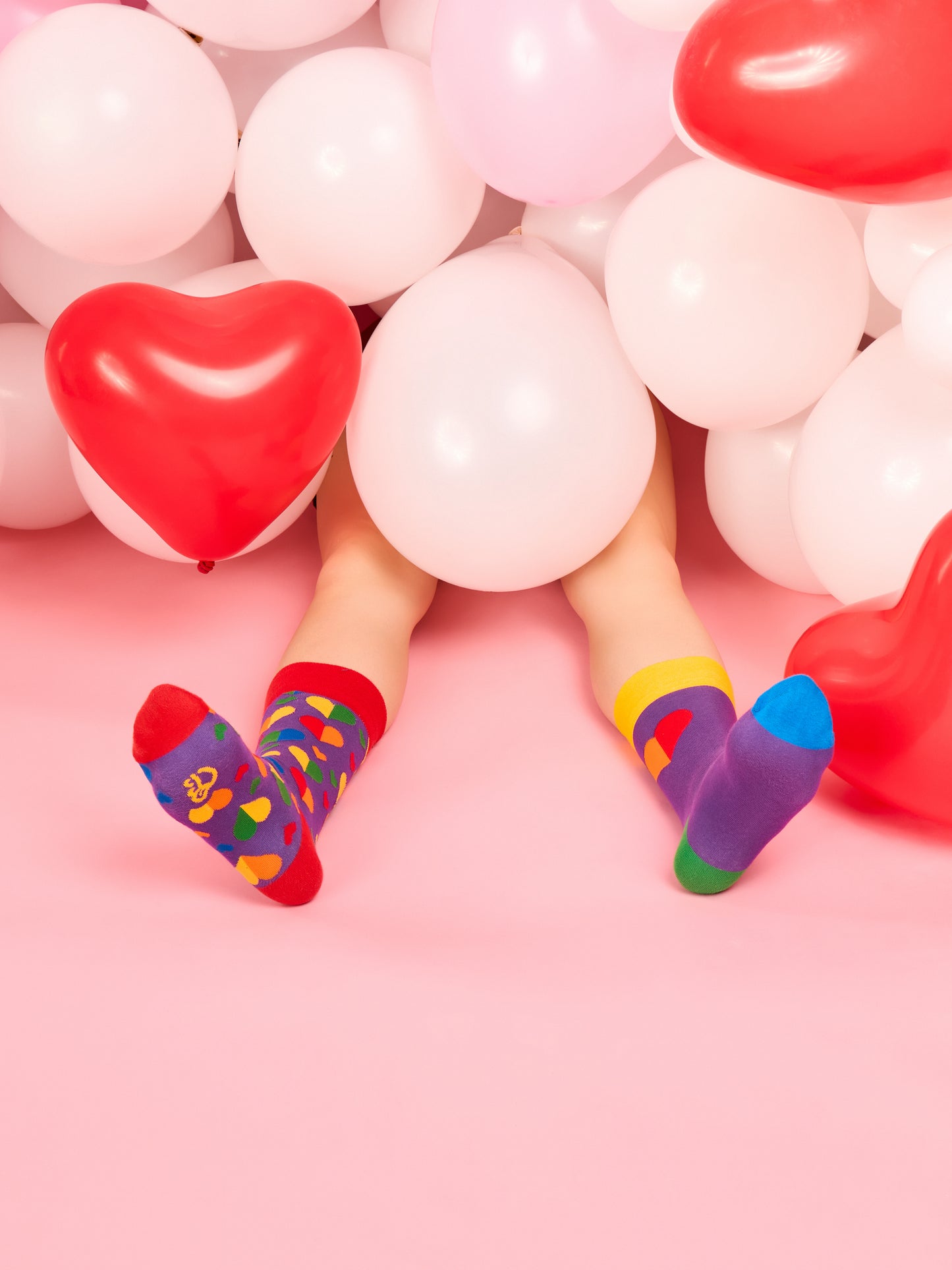 Regular Socks Rainbow Hearts